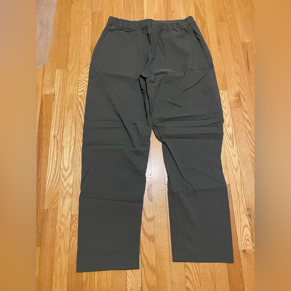 Men’s Lululemon Olive Green Relaxed Fit Stretch Pants 29” Inseam - Picture 1 of 2